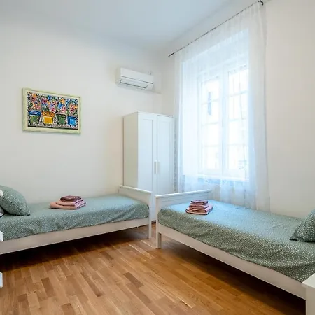 Eta - U Centru Grada Apartman
