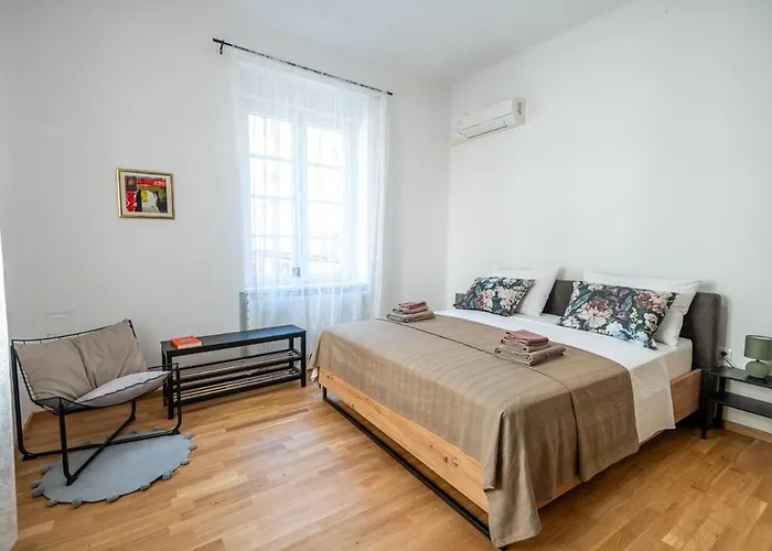 Eta - U Centru Grada * 풀라